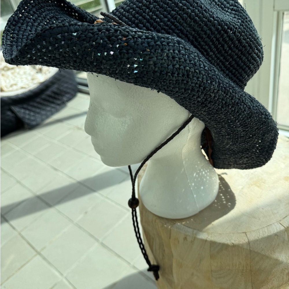 Elegant Black Woven Hat with Beaded Charms - Picture 4 of 4